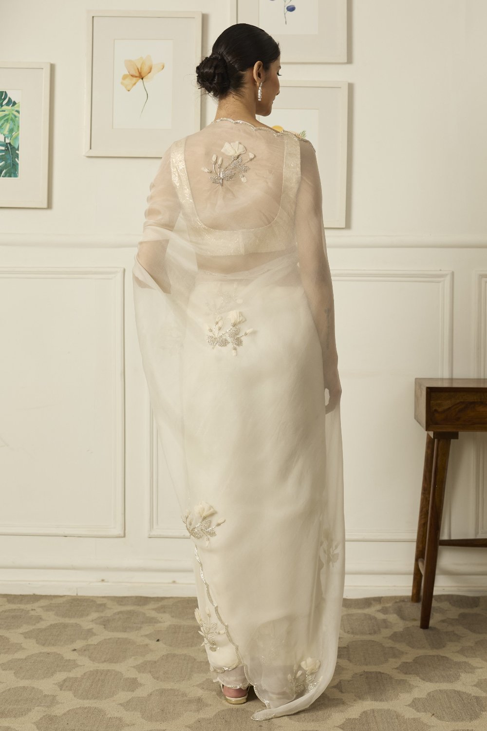 WHITE FLORET Saree - white indian outfits