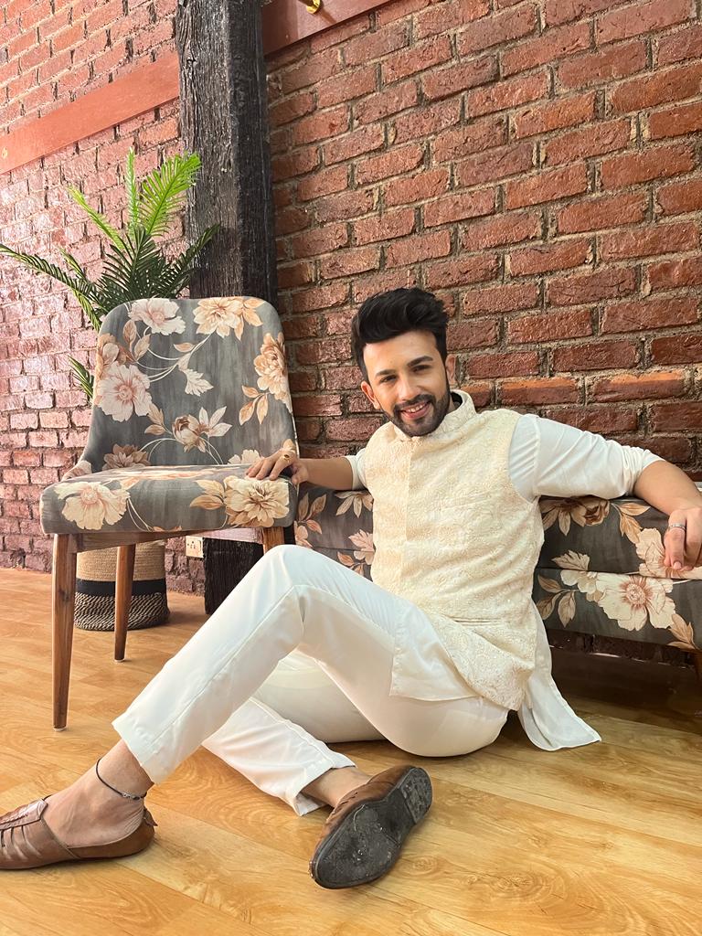 Ivory Kurta Vest And Pant Set - kurta for men